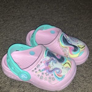 Toddler unicorn Crocs size 6c